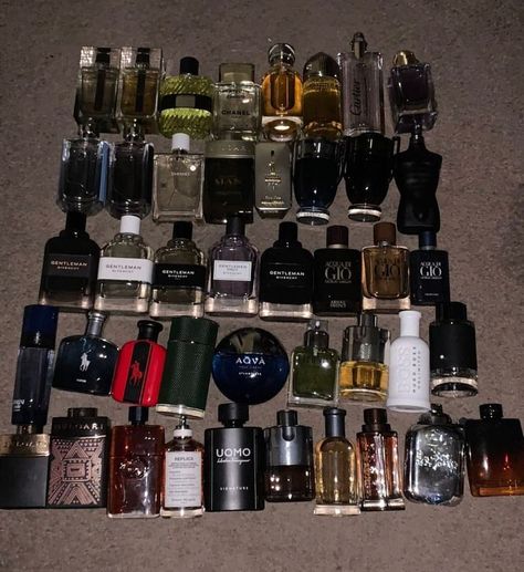 discover best man parfume that woman love for recive compliment Good Cologne For Men, Mens Hygiene, Perfume Collection Display, Mens Hairstyles Curly, Cologne Collection, Fragrance Lab, Best Mens Cologne, Best Perfume For Men, Dior Sauvage