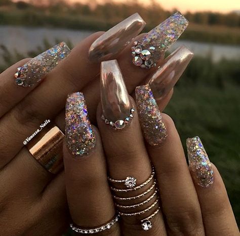 Golden Nails Designs, Nails 2017 Trends, Hallographic Nails, Golden Nails, Chrome Nails Designs, Rose Nail Art, Glittery Nails, Super Nails, Gel Nail Design