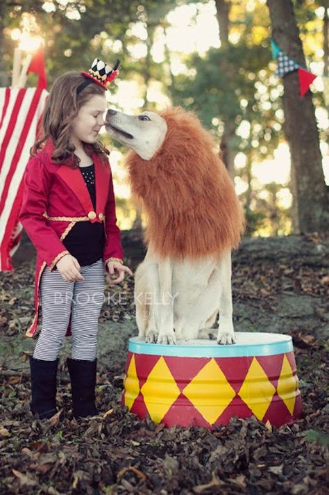 Dog and Kid Halloween Costumes That Are Cute Beyond Words Kid Halloween Costumes, Dog And Owner Costumes, Circus Ring, Costumes For Dogs, Cirque Vintage, Ringmaster Costume, Kid Halloween, Matching Halloween Costumes, Baby Kostüm