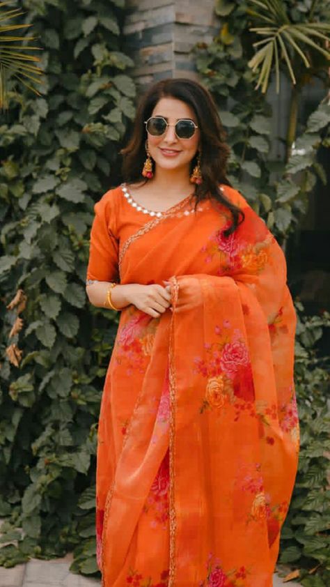 Areeba Habib, Raw Silk Saree, Saree Blouse Patterns, Pakistani Fashion Party Wear, Saree Designs Party Wear, Indian Bridal Dress, Designer Saree Blouse Patterns, Pakistani Wedding Dresses, Orange Orange