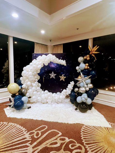 Under The Stars Balloon Arch, Sun And Moon Theme Party, Full Moon Party Ideas, Moon Balloon Arch, Star Balloon Arch, Hoco Decor, Rome Ideas, Prom Balloons, Starry Night Prom