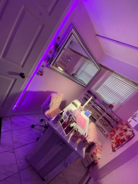 Nail Tech Suite, Small Nail Room Ideas, Nail Tech Set Up, Tech Room Ideas, Nail Tech Studio, Nail Rooms, Nail Tech Room Ideas, Nail Tech Room, Nail Salon Aesthetic