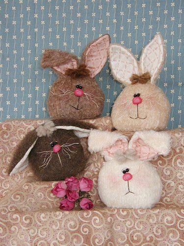 Fuzzy Bunnies Here Comes Peter Cottontail, Easter Craft Decorations, Peter Cottontail, Bunny Crafts, Spring Crafts, Easter Crafts, Fabric Crafts, Decor Crafts, Crafts To Make