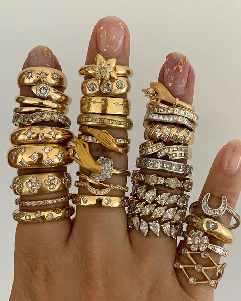 All posts • Instagram Chunky Gold Jewelry, Xoxo Jewelry, Dope Jewelry Accessories, Earthy Jewelry, Jewelry Accessories Ideas, Dope Jewelry, Chunky Jewelry, Nail Jewelry, Jewelry Fashion Trends