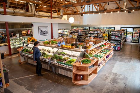 Neighborhood Los Angeles grocery stores like L.A. Grocery & Cafe and the Golden Poppy are competing with chains. Grocery Store Counter, Gate Logo, Golden Poppy, Grocery Market, California Parks, Store Counter, Los Angeles Neighborhoods, Tahoe California, Bay Area California