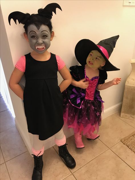 Vampirina Costume Vampirina Costume, Halloween Party Craft, Hero Costumes, Halloween 2017, Costumes Halloween, Super Hero Costumes, Girl Costumes, Super Hero, Halloween Party