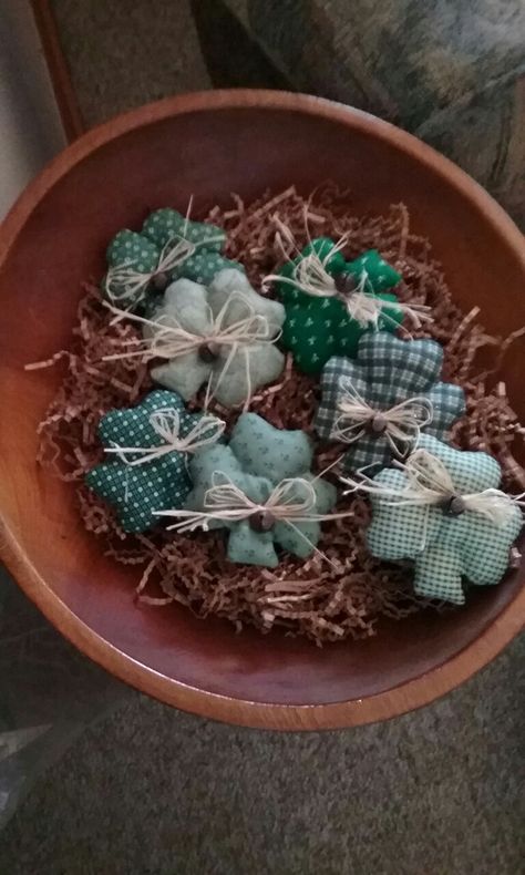 St Patrick's Day Sewing Projects, St Patricks Day Sewing Crafts, Rustic St Patricks Day Decor Diy, Holiday Bowl Fillers, Wool Bowl Fillers, Fabric Bowl Fillers, Farmhouse Bowl Fillers, Easter Bowl Fillers, Bowl Fillers Diy