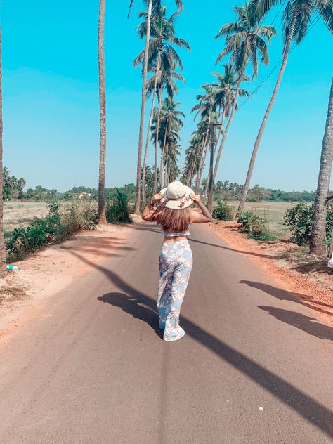 #Goallookbook #baccaylookbook #vaccation #goa
#beachlooks Parra Road Photos, Para Road Goa Photography, Parra Road Goa, Goa Outfits, Road Lines, Dear Zindagi, Drawing Quotes, The Palms, Dress Indian