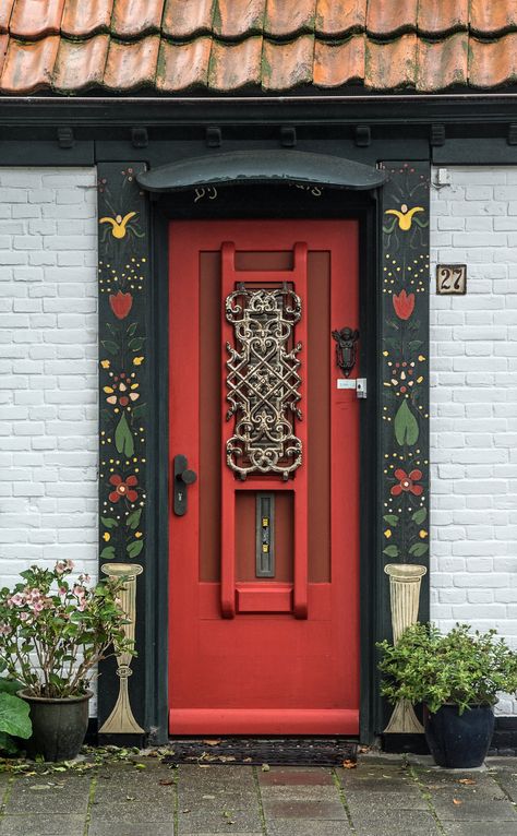 Gorgeous Doors, North Holland, نباتات منزلية, Holland Netherlands, Porte Decorate, 카페 인테리어 디자인, Cool Doors, Door Gate, Old Doors