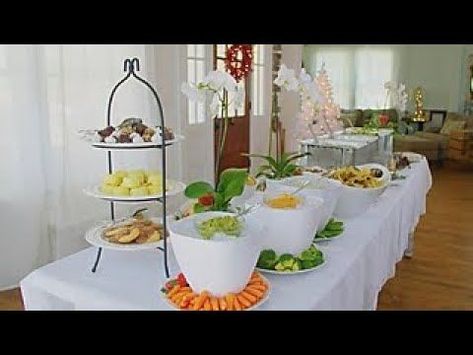 Serving Cold Food Outdoors, How To Keep Food Cool Outside Party, How To Keep Condiments Cold At A Party, Keep Party Food Cold, Ways To Keep Food Cold Outside Party, Keeping Fruit Cold At A Party, Cold Food Display Ideas, Cold Table Food, How To Decorate Chaffing Dishes