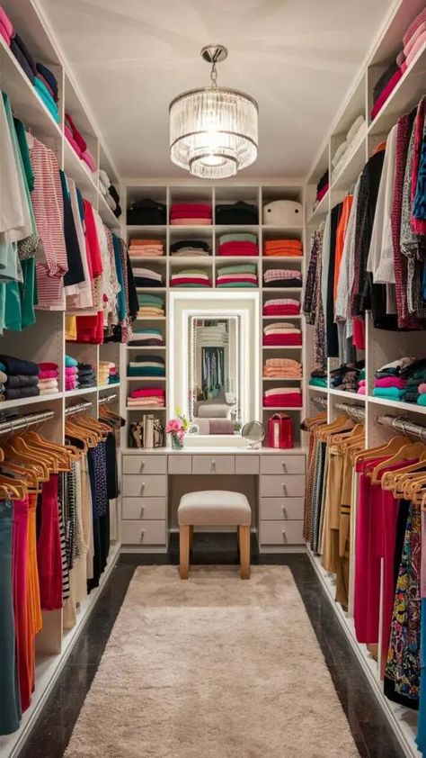 25 Walk in Closet Ideas (Luxury & Trendy!) » HomeQly.com Masculine Walk In Closet, Walk In Closet Ideas, Master Closet Design, Closet Redo, Dressing Room Closet, Walking Closet, Things To Wear, Dream Closet Design, Walk In Closet Design