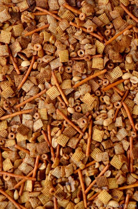 Crockpot Trash Recipe, Chex Mix Recipes Original Ovens, Snack Mixes For A Crowd, Homemade Chex Mix Recipe, Chex Mix Recipes Original, Homemade Chex Mix, Snacks Diy, Seasoned Pretzels, Orange Baking