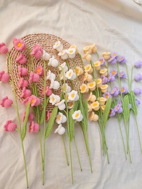 La vie est belle on X: "Crochet flowers by AFlowerMadeStudio https://t.co/FxwGXFNXxy" / X Paper Projects Diy, Bouquet Crochet, Beau Crochet, Gift Flowers, Crochet Bouquet, Easy Easter Crafts, Crochet Bag Pattern Free, Flowers Paper, Crochet Simple