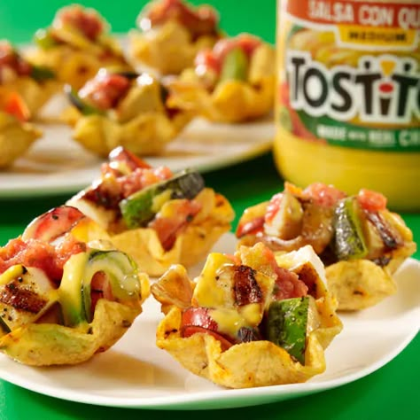 Tostitos Scoops Appetizers, Scoops Appetizers, Fajita Meat, Tostitos Scoops, Easy Super Bowl, Mini Taco, Food Recipes For Dinner, Green Chili Recipes, Tortilla Chip