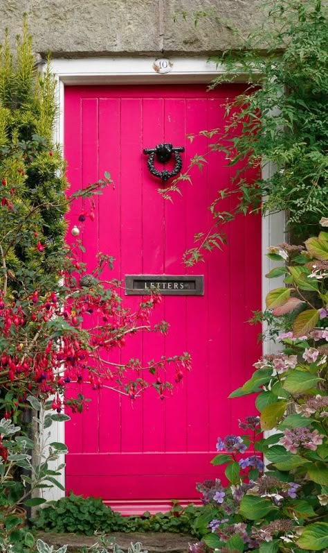 Hot pink door on Shaftesbury, Dorset, England - wouldn't this make you happy to come home! Colorful Doors, Interior Boho, Dorset England, When One Door Closes, Pink Door, Cool Doors, Old Doors, Red Door, Unique Doors