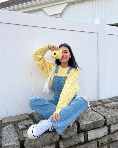 sweeter than hunny🍯 follow @kaitlinalamo for more outfit inspo ◡̈ spring flowers, spring style, content creators, outfit inspiration… | Instagram Outfit Inspo Spring, Inspiration Instagram, Flowers Spring, Teacher Outfits, Indie Fashion, Sneakers Outfit, Fashion Fits, Spring Style, Content Creators