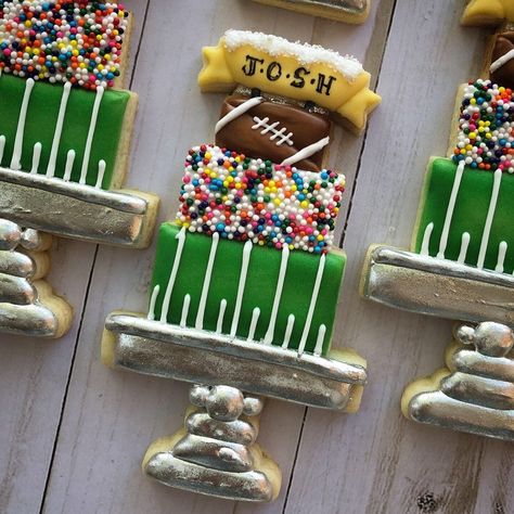 Football Theme, Decorated Sugar Cookies, Football Themes, Theme Wedding, Sugar Cookies Decorated, Cookie Decorating, Sugar Cookies, Football, Sports