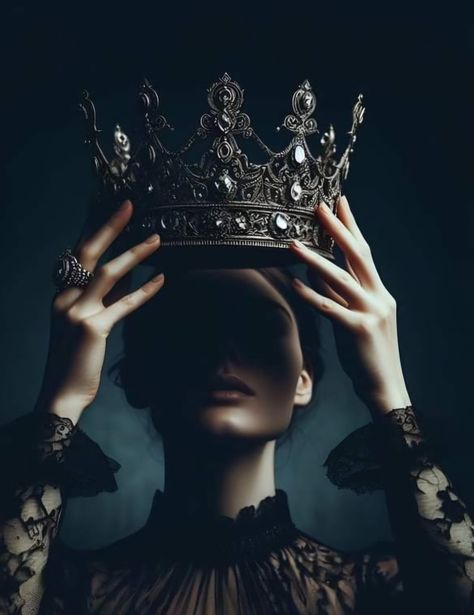 Royal Women Aesthetic, 1920s Woman Aesthetic, Queencore Aesthetic, Queen Photoshoot Ideas, Warrior Woman Aesthetic, Dark Queen Aesthetic, Woman With Crown, Fierce Aesthetic, Dark Era