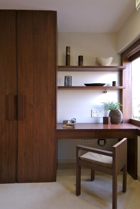 Study Table With Bookshelf, Closet Table, Studio In Casa, Minimalistic Bathroom, Bed Closet, Computer Table Design, Study Table Designs, Best Living Room Design, Office Table Design