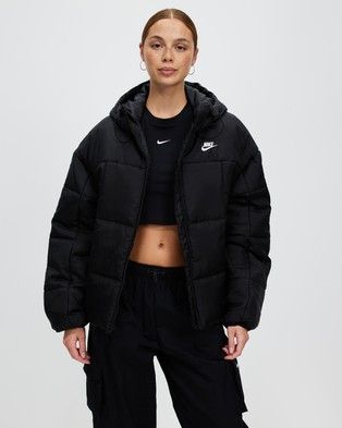 Sportswear Traditional Puffer Jacket- #Classic #Jacket #Puffer #Sportswear Check more at https://howcandothis.com/womenstyle/sportswear-traditional-puffer-jacket/ Nike Puffer Jacket, Nike Puffer, School Uniform Fashion, Jacket Puffer, Nike Classic, Classic Jacket, Uniform Fashion, Fashion 2024, Wardrobe Ideas