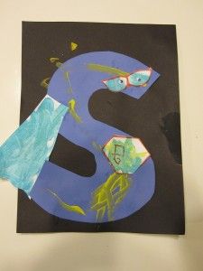 Letter of the Week – Super Hero S: Definitely doing this one in my K classroom! Preschool Letter S, Superhero Craft, Super Hero Activities, Kiddie Academy, Letter S Activities, Hero Crafts, Superhero Classroom Theme, Abc Crafts, Superhero Crafts