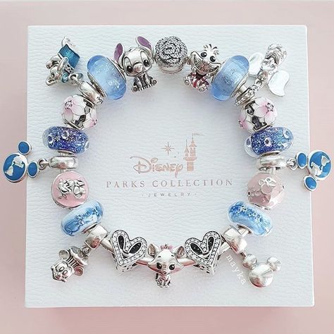 Pandora Disney Collection, Disney Pandora Bracelet, Disney Pandora, Christmas Checklist, Lilo And Stitch Merchandise, Pandora Bracelet Charms Ideas, Stitch Cake, Pandora Bracelet Designs, Lilo And Stitch Quotes