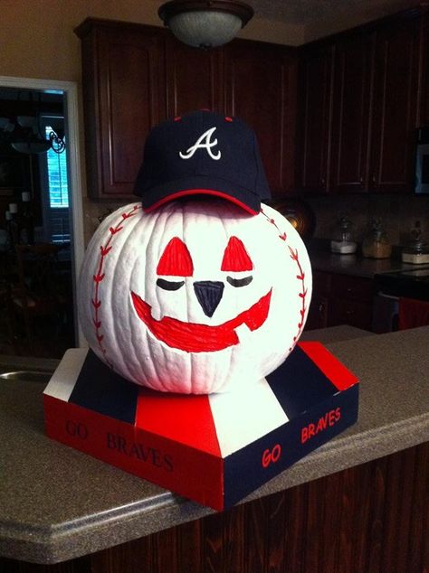 Atlanta Braves fan pumpkin Baseball Pumpkin Painting, Baseball Pumpkin Carving Ideas, Baseball Pumpkins Ideas, Country Pumpkin Painting Ideas, Baseball Pumpkin, Book Pumpkins, Baseball Crafts, Pumpkin Contest, Pumpkin Carving Designs