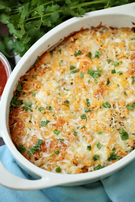 Weight Watchers Chicken Taco Casserole - This is a MUST TRY even if you're not on Weight Watchers. Low Calorie Chicken Casserole Recipes, Low Calorie Chicken Casserole, Chicken Taco Casserole, Weight Watchers Casserole, Chicken Casserole Recipes, Low Calorie Chicken, Plats Weight Watchers, Dinner Casserole Recipes, Weight Watchers Chicken