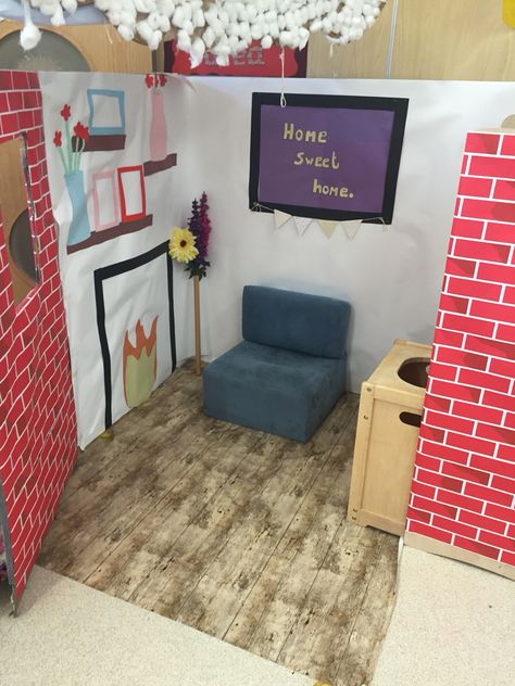 Eyfs home corner role play area House Role Play Area Eyfs, Dramatic Play Home Living, Domestic Role Play Eyfs, Home Corner Display Eyfs, Role Play Areas Eyfs Home Corner, Home Corner Eyfs, Home Corner Ideas, Home Corner Ideas Early Years, Play Bedroom