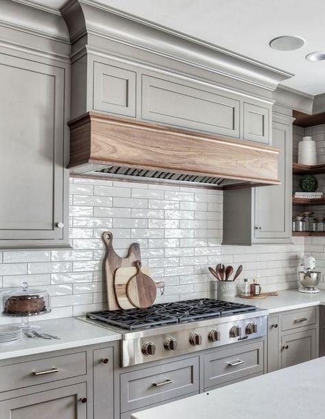 Carriage House Cabinets, Gray Kitchen Cabinets Gray Walls, Gray Themed House, Refaced Kitchen Cabinets, European Kitchen, Mom Kitchen, Серая Кухня, Interior Dapur, Grey Kitchen Designs