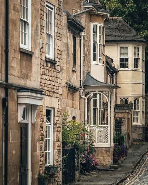 After having a few trips to various places these last few weeks it’s time to wander the streets of my hometown of Stamford and soak in the Georgian period charms. - #historicpreservation #georgianarchitecture #georgianhouse #igersstamford #stamford #classicalarchitecture #england #historicbuildings #historicbuilding #lincolnshire #britishhouse #englishstyle #englisharchitecture #perfecthomesofinstagram #visitengland #englishhome #prettystreets #instatravel #shopstamford Georgian England, 19th Century Aesthetic, British House, English Architecture, Georgian Architecture, Visiting England, Georgian Homes, English House, Historic Preservation