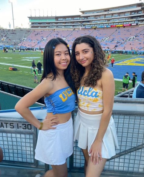 Ucla Football, Football Outfit, Game Outfit, Football Game Outfit, Dream College, Cheerleading Outfits, Dream School, Football Football, Football Outfits