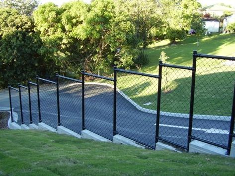 chain link fence | Visit fencescape.com.au Pool Fencing Landscaping, Chain Link Fence Installation, Cyclone Fence, Chainlink Fence, Chain Link Fencing, Wire Fencing, House Fence, Pool Fencing, Pvc Fence