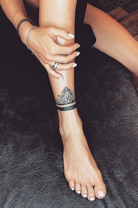 Full Arm Sleeve Tattoo, Tiny Foot Tattoos, Tattoo Art Design, Side Hand Tattoos, Tattoos Inspo, Ankle Tattoos For Women, Ring Finger Tattoos, Ankle Tattoos, Anklet Tattoos