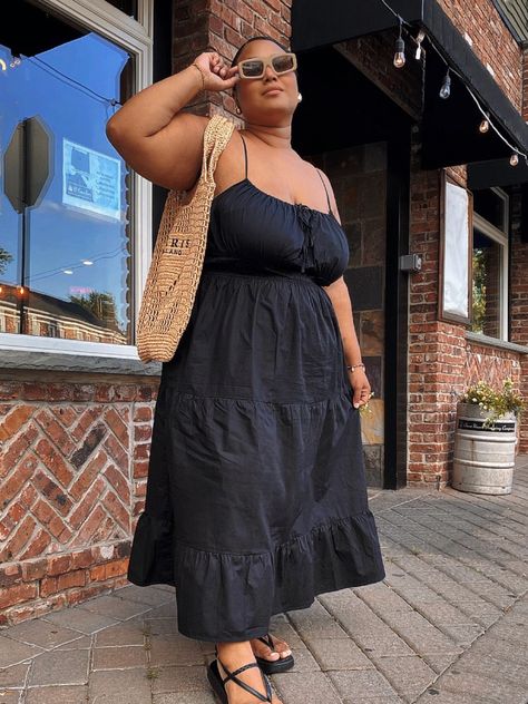 Curvy Sundress Outfit, Flowy Plus Size Dress, Sundress Outfit, Float Dress, Plus Size Looks, Flowy Dresses, Summer Black Dress, Plus Size Summer, Summer Black