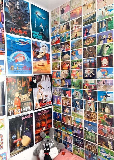 Foto Muro Collage, Applying Eyeshadow, Otaku Room, Gamer Room Decor, Aesthetic Room Ideas, Retro Anime, Hiasan Bilik, Anime Decor, Anime Room