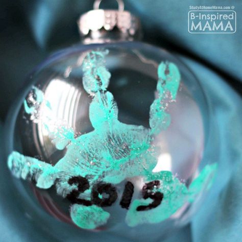 Sweet+Homemade+Baby's+Handprint+Ornament+for+Christmas+-+at+B-Inspired+Mama Handprint Ornaments, Handprint Christmas, Easy Holidays Crafts, Baby Handprint, Ornament Craft, Clear Ornaments, Leg Warmer, Christmas Ornaments Homemade, Gifts For Grandparents