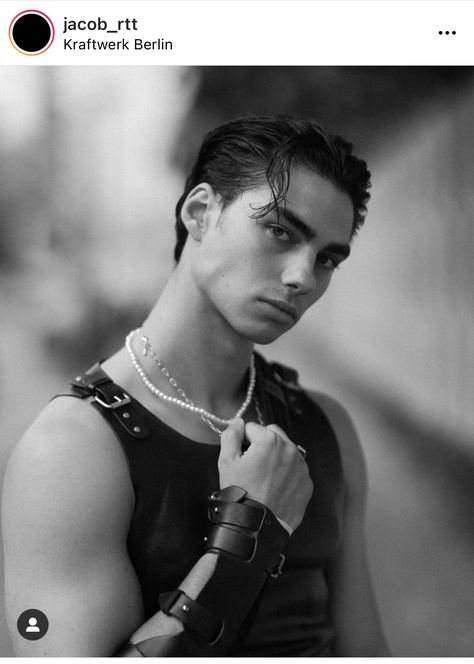 Jacob Rtt, Jacob Rott, German Boys, Faded Hair, Bad Boy Aesthetic, Fancy Video, Boy Fashion, Mens Hairstyles, Mens Bracelet