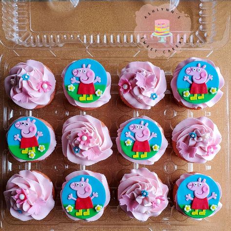 Peppa Pig Cupcakes, Peppa Pig Birthday Party Decorations, Peppa Pig Birthday Cake, Elsa Birthday Party, Pig Birthday Cakes, Elsa Birthday, Peppa Pig Cake, Peppa Pig Birthday Party, 3rd Birthday Cakes