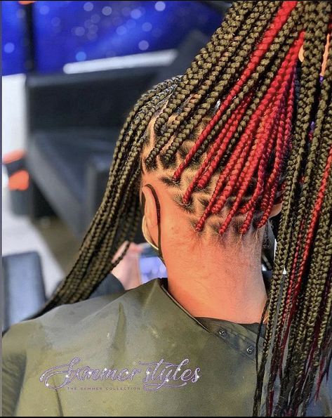 Dark Red Peekaboo Braids, Peekaboo Braids Burgundy, Box Braid Colors Ideas Black Women, Breads Hair Hairstyles, Black Red Braids, Knotless Braids With Peekaboo Color, Knotless Peekaboo, Peekaboo Box Braids, Peekaboo Knotless Braids