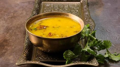 Dhuli Urad Dal Urad Dal Recipes, Shorba Recipe, Dal Soup, Food Recipes In Hindi, Great Vegetarian Meals, Indian Dal, Dal Fry, Rajasthani Food, Lentil Dal