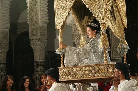 This is how you get married in Morocco; They lift you up in a golden hand carved "Amariya". Traditional Moroccan Wedding, Moroccan Wedding Theme, Moroccan Bride, Culture People, Northern Africa, Rabat Morocco, 1001 Nights, Gold Wedding Inspiration, Fashion Traditional