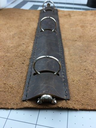 Diy 3 Ring Binder, Leather 3 Ring Binder, Shoulder Tap, Diy Leather Working, Book Binding Diy, Leather Binder, Diy Leather Projects, Leather Craft Projects, Tap Tap