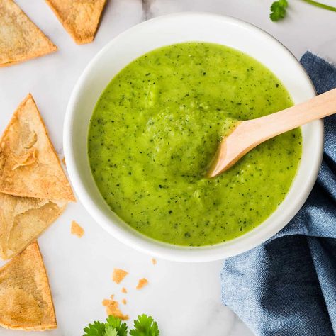 Fake Guacamole, Chili Oil Sauce, Mexican Sauce Recipes, Poverty Meal, Guacamole Sauce, Mexican Squash, Veggie Dips, Mexican Chilli, Mexican Sour Cream