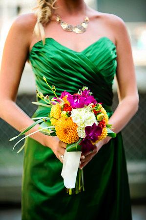 Beautiful bold flowers in front of the green. Perfect combination Under The Sea Wedding, Emerald Bridesmaid Dress, Green Amaranthus, Emerald Bridesmaid, Prom Flowers Bouquet, Kelly Green Dresses, Prom Bouquet, Seattle Aquarium, Emerald Green Dress