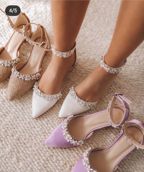 Bride Shoes Flats, Stylish Shoes Heels, Winter Wedding Shoes, Bride Sandals, Clothes Skirts, Beach Wedding Shoes, Wedding Shoes Low Heel, Shoes Bride, Modest Clothes