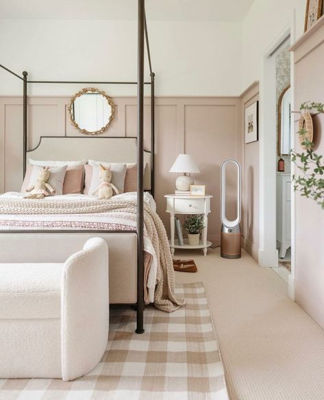 Benjamin Moore Meadow Pink - Interiors By Color Blush Bedroom, Big Girl Bedrooms, Kids Bedroom Inspiration, Traditional Bedroom, Big Girl Rooms, Pink Bedroom, Bedroom Paint, Toddler Room, Benjamin Moore