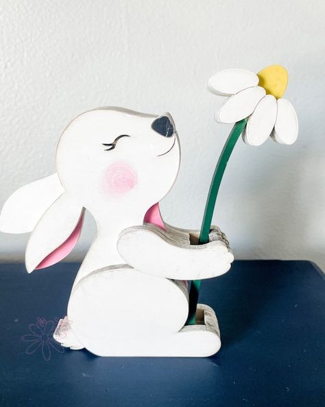 MaconMegs - Etsy Spring Wood Decor, Wooden Bunnies, Wooden Easter Bunny, Spring Wood Crafts, 10 Mayo, Wood Bunny, Bunny Flower, Painted Decor, Wooden Bunny