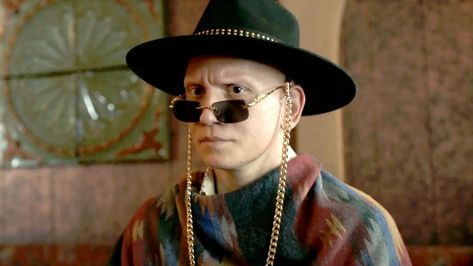 Will NoHo Hank Make It Out Of Barry Season 4 Alive? Check more at https://top10movies.ml/will-noho-hank-make-it-out-of-barry-season-4-alive/ Barry Season 4, Noho Hank, Alive Film, Anthony Carrigan, Halloween Express, Horror Show, Pretty Cool, Season 4, Season 3