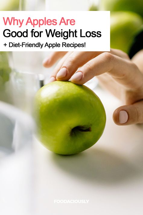 green apple on a table Best Fruits To Eat, Apple Diet, Food For Digestion, Diet Snacks, Recipes To Try, Best Fruits, Boost Your Metabolism, Burn Belly Fat, Apple Recipes